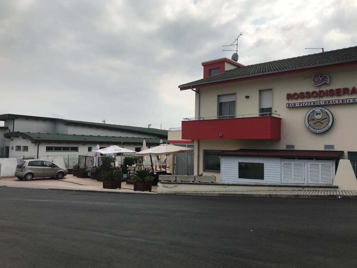 Rosso Di Sera Città Sant'Angelo Esterno foto